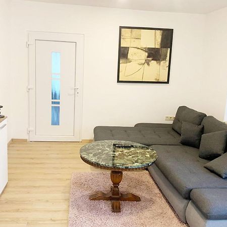 3 Bedroom Apartment In Леверкузен Екстериор снимка