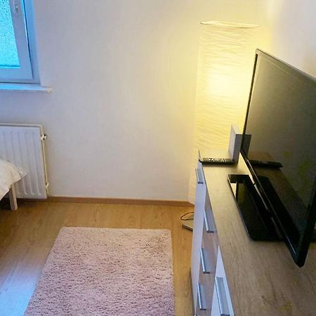 3 Bedroom Apartment In Леверкузен Екстериор снимка