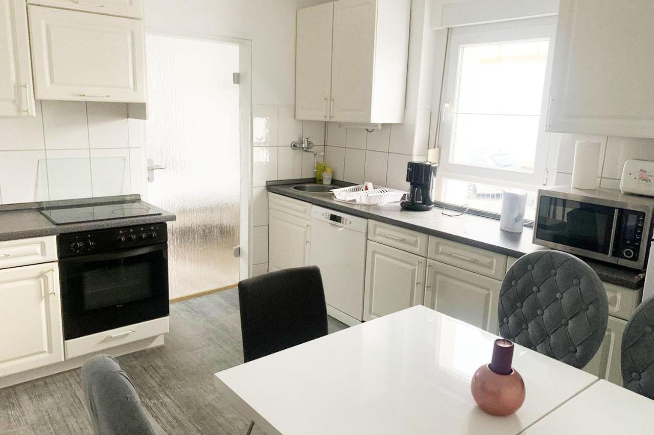 3 Bedroom Apartment In Леверкузен Екстериор снимка