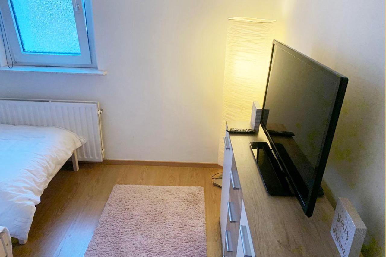3 Bedroom Apartment In Леверкузен Екстериор снимка