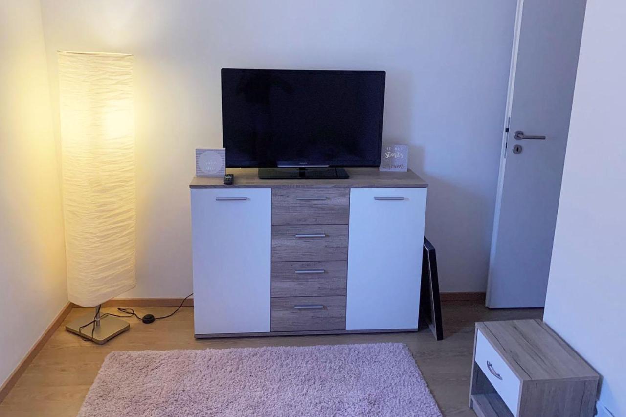 3 Bedroom Apartment In Леверкузен Екстериор снимка