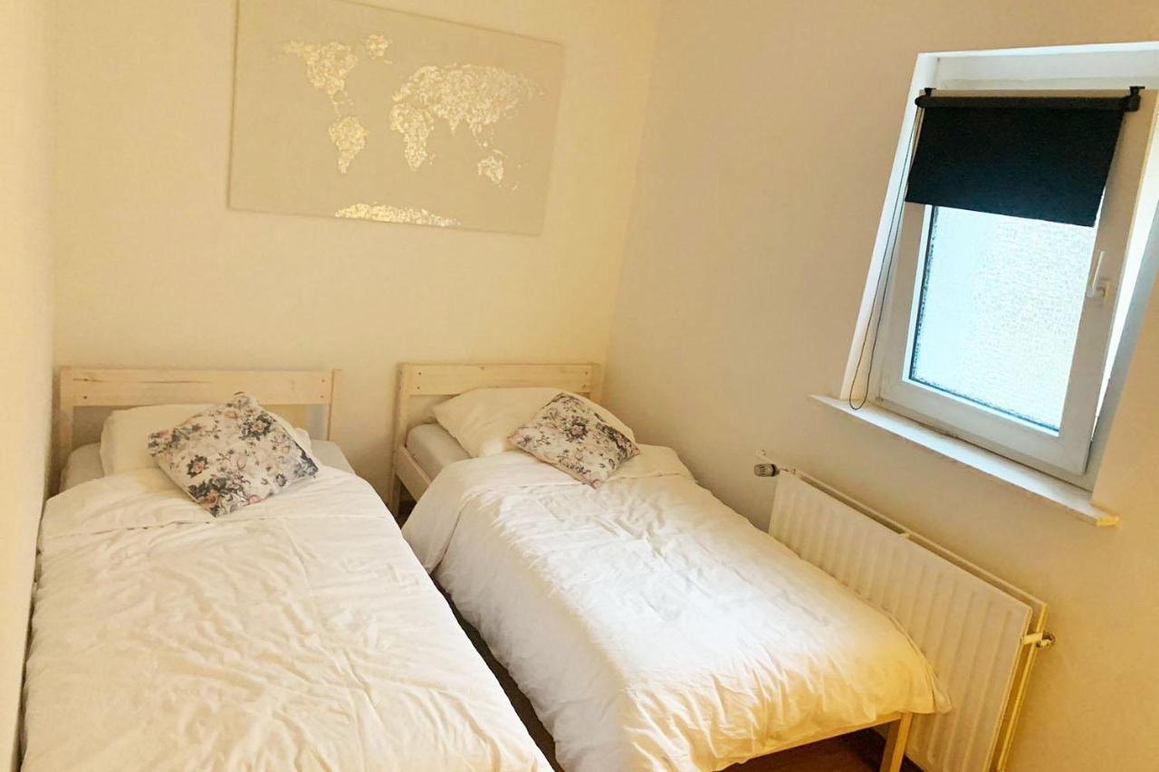 3 Bedroom Apartment In Леверкузен Екстериор снимка