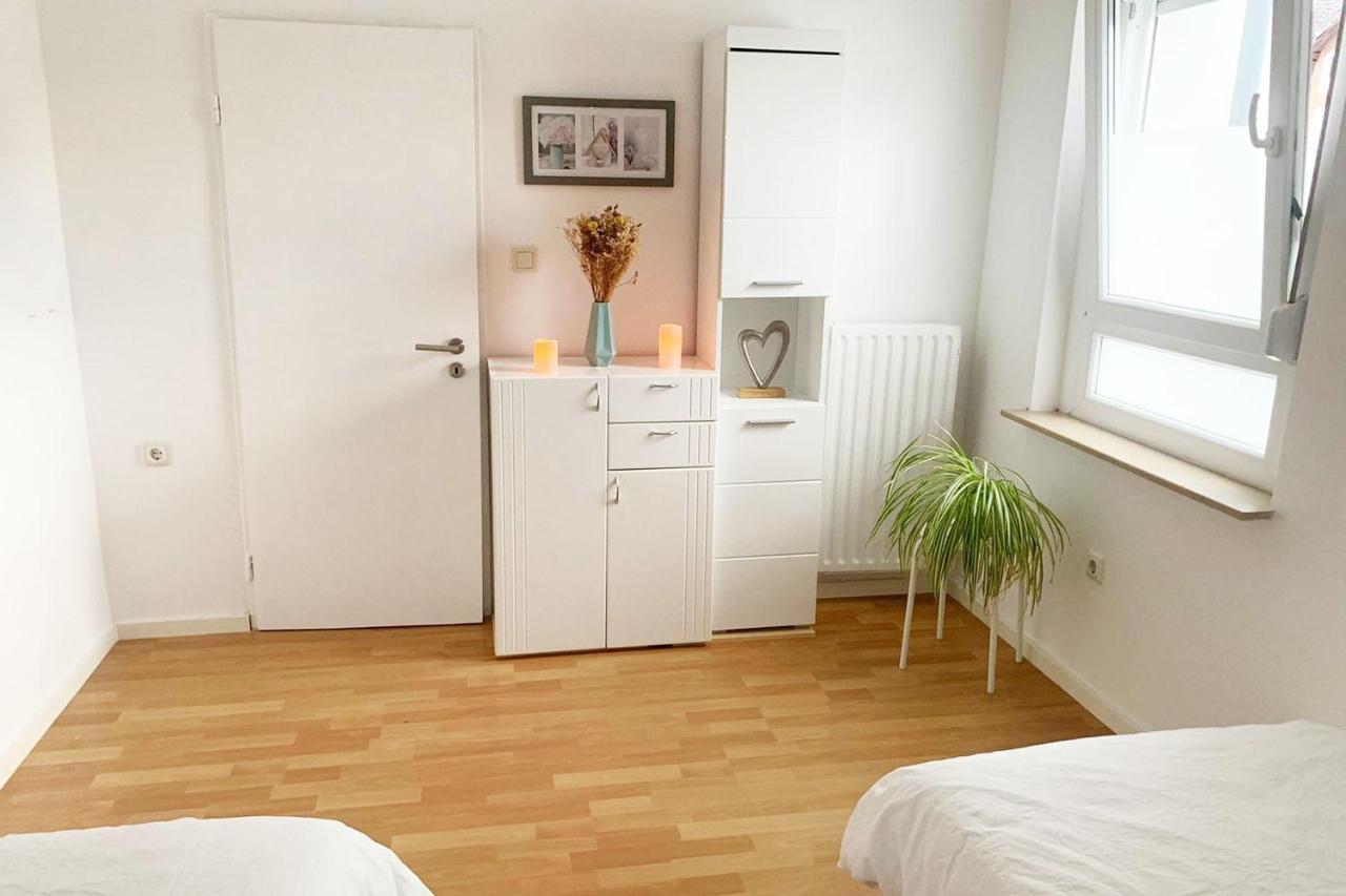3 Bedroom Apartment In Леверкузен Екстериор снимка